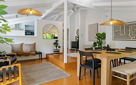 Huia Haven, Rustic Garden Retreat With King Suite